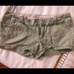 Roxy green shorts
